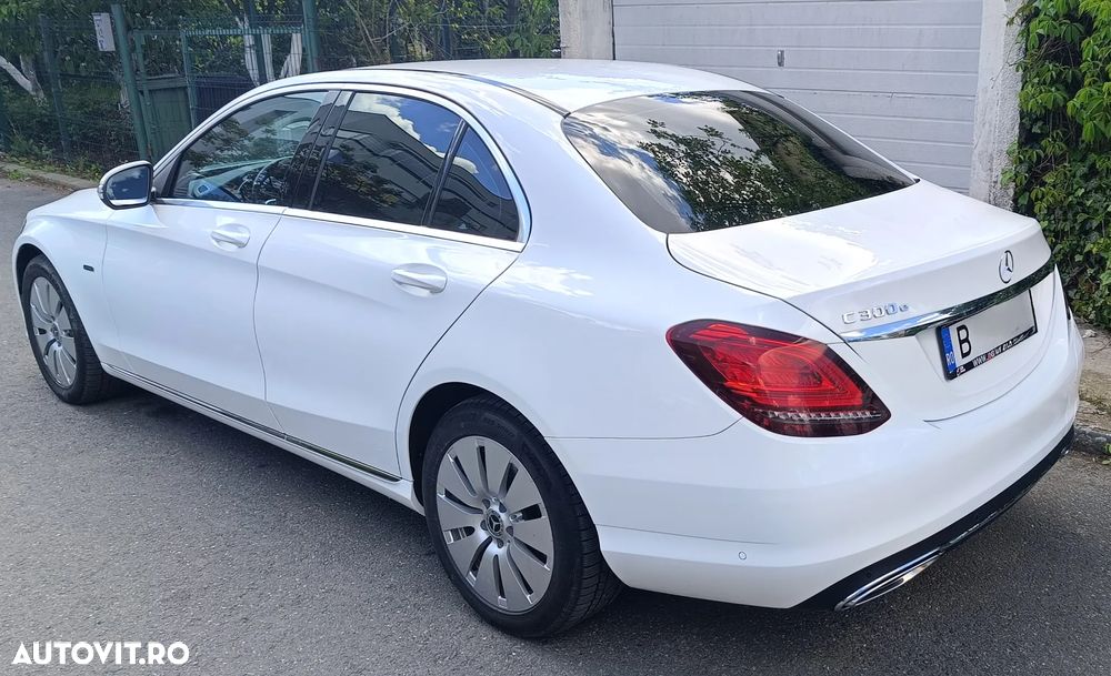Mercedes-Benz C 300 e 4MATIC 9G-TRONIC - 4