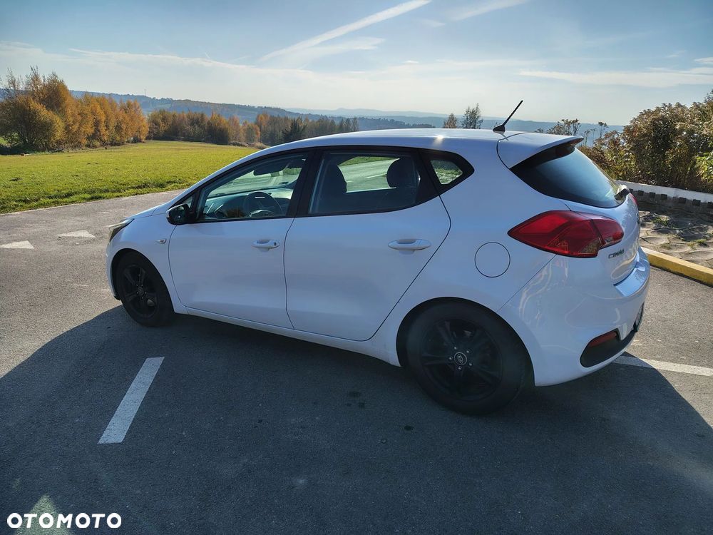 Kia Ceed 2013 photo 4