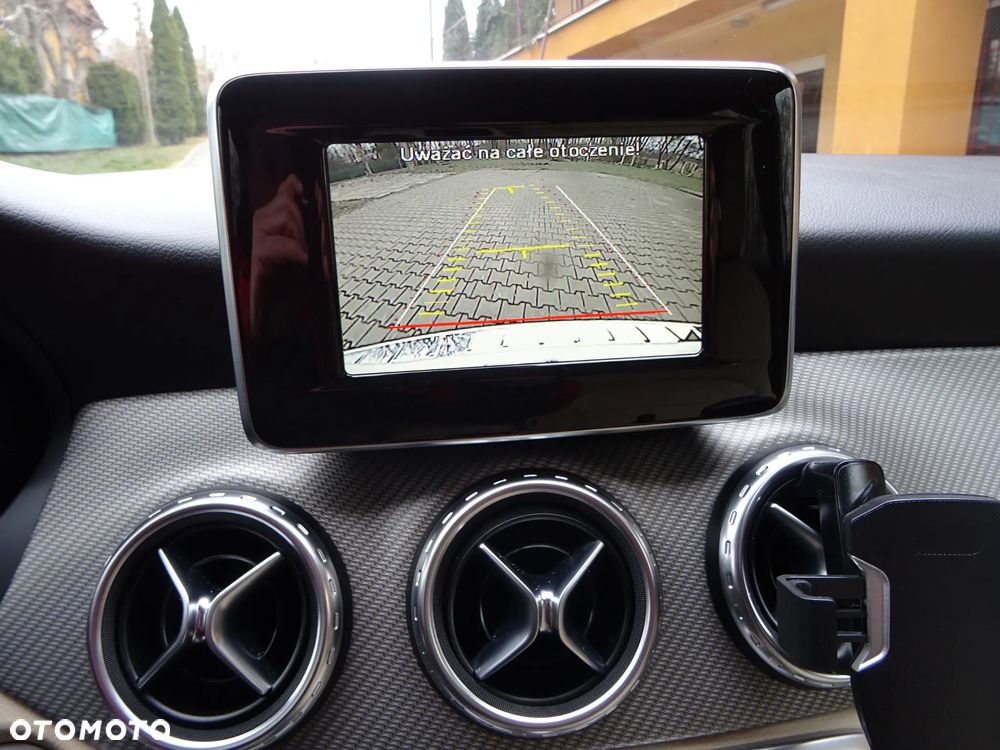 Mercedes-Benz GLA 180 (CDI) d - 24