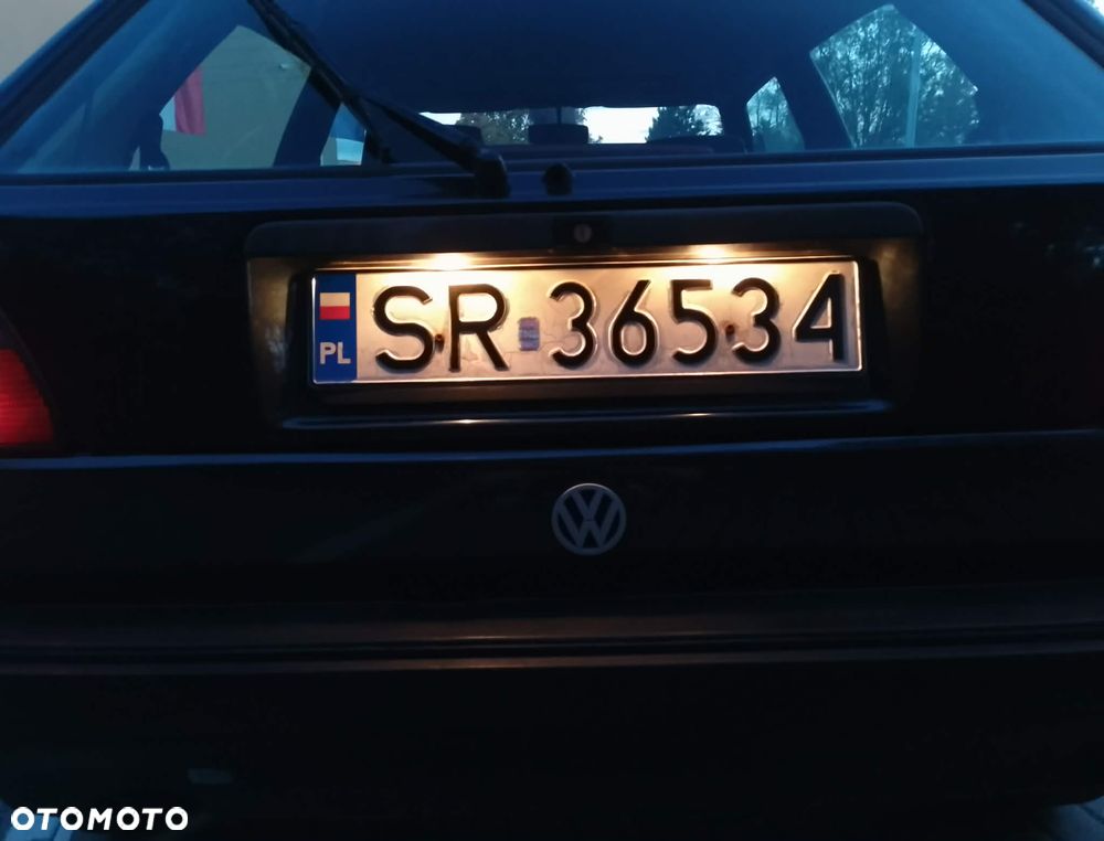 Volkswagen Golf 1.6 CL - 15