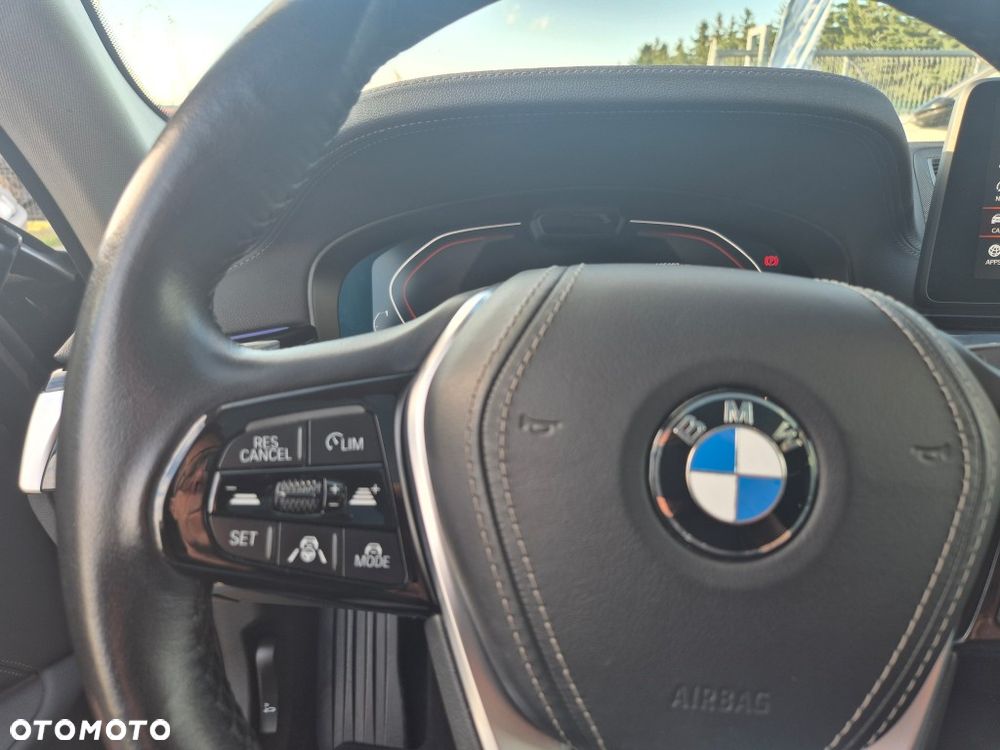 BMW Seria 5 530d mHEV Luxury Line - 24