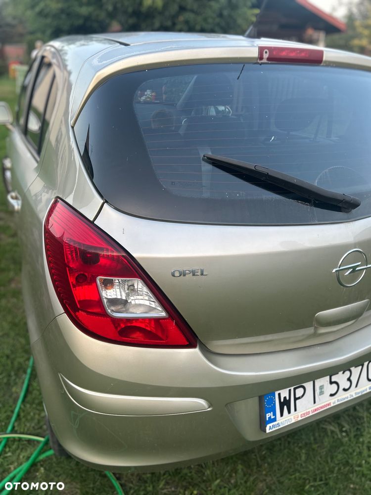 Opel Corsa 1.4 16V Cosmo - 14