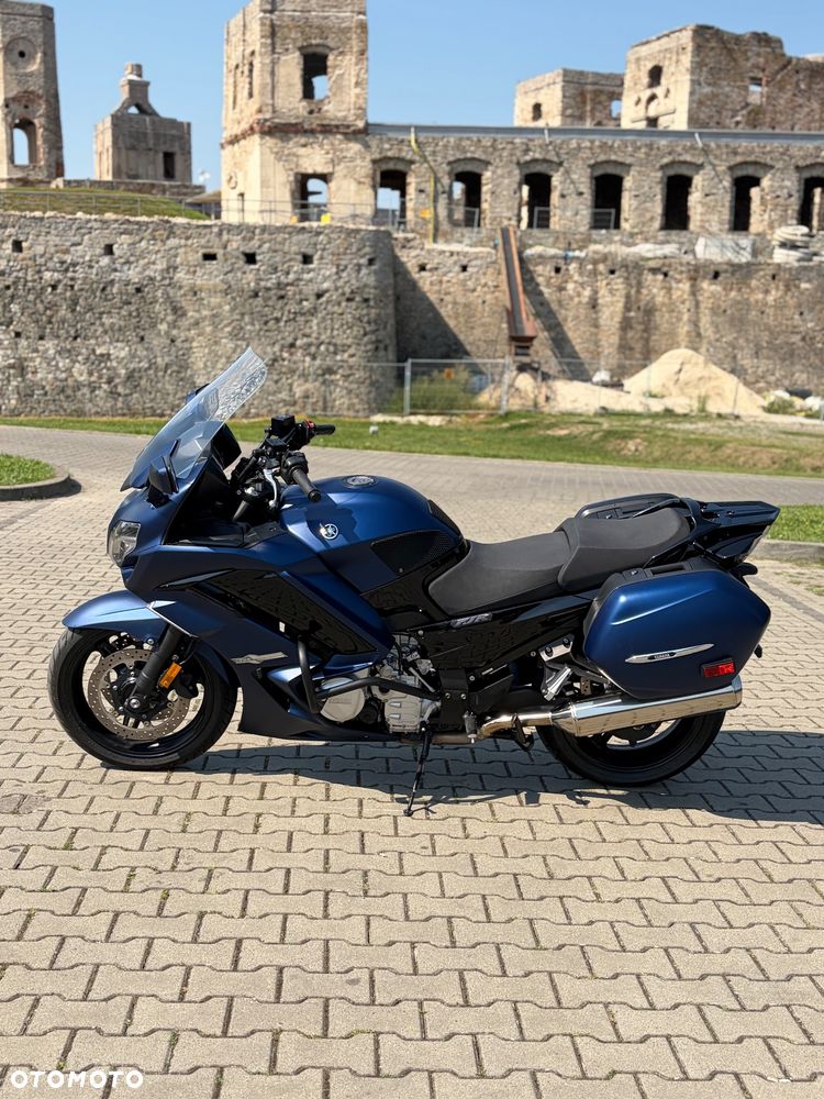 Yamaha FJR - 2