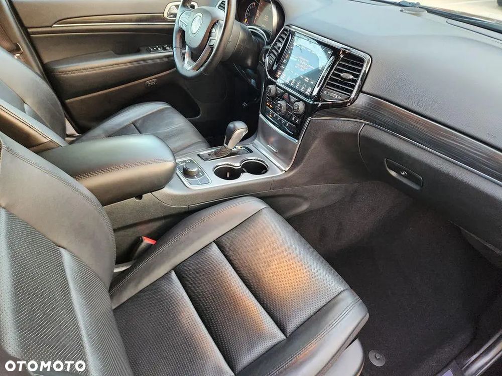 Jeep Grand Cherokee - 13