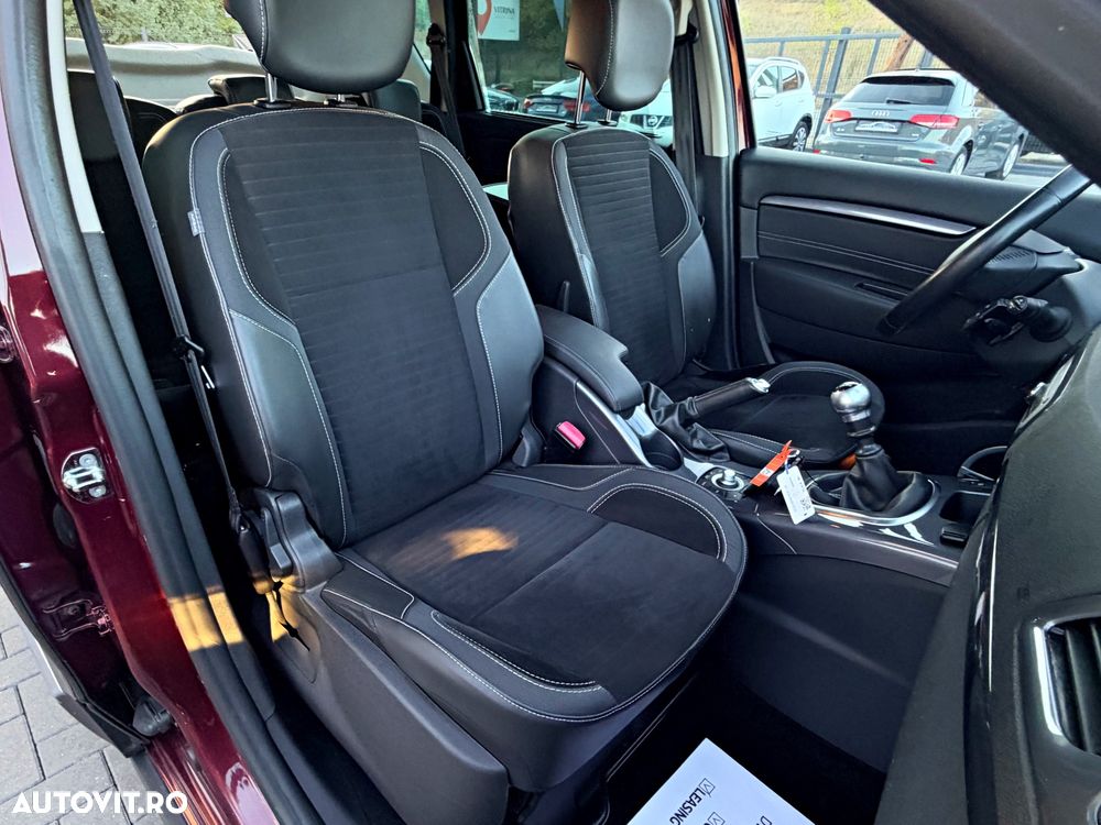 Renault Scenic - 24