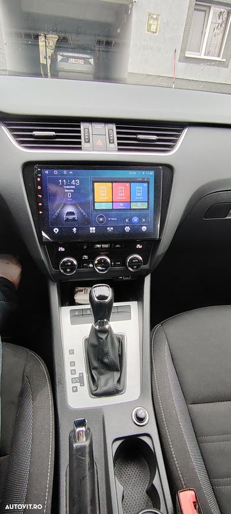 Skoda Octavia Combi Diesel 1.6 TDI DSG Ambition - 10