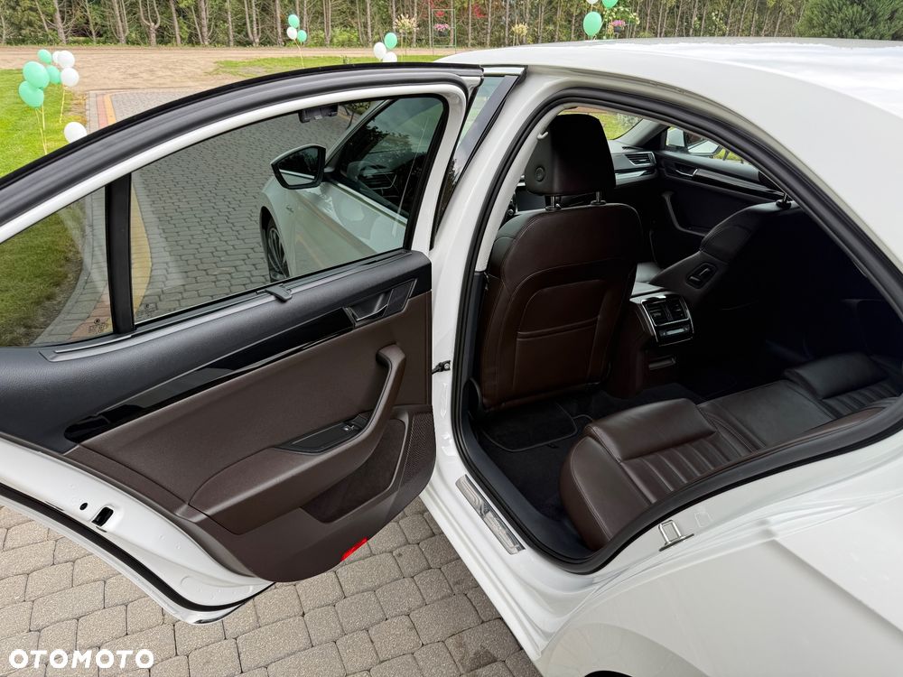 Skoda Superb 2.0 TDI 4x4 L&K DSG - 16