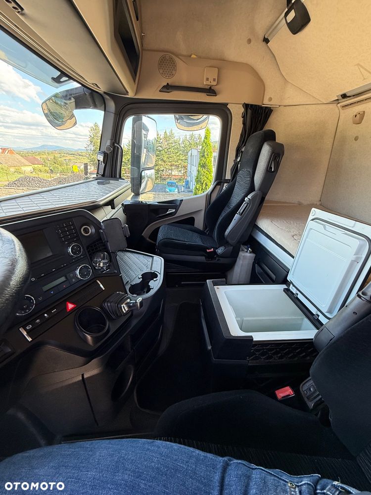 Mercedes-Benz ACTROS - 14