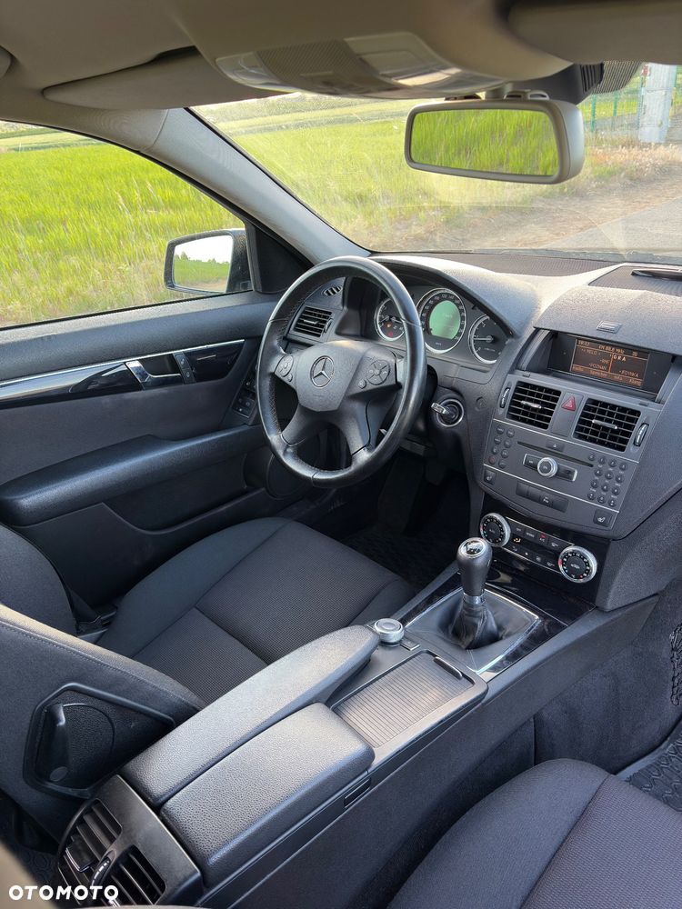 Mercedes-Benz Klasa C 220 CDI BlueEff Avantgarde - 20