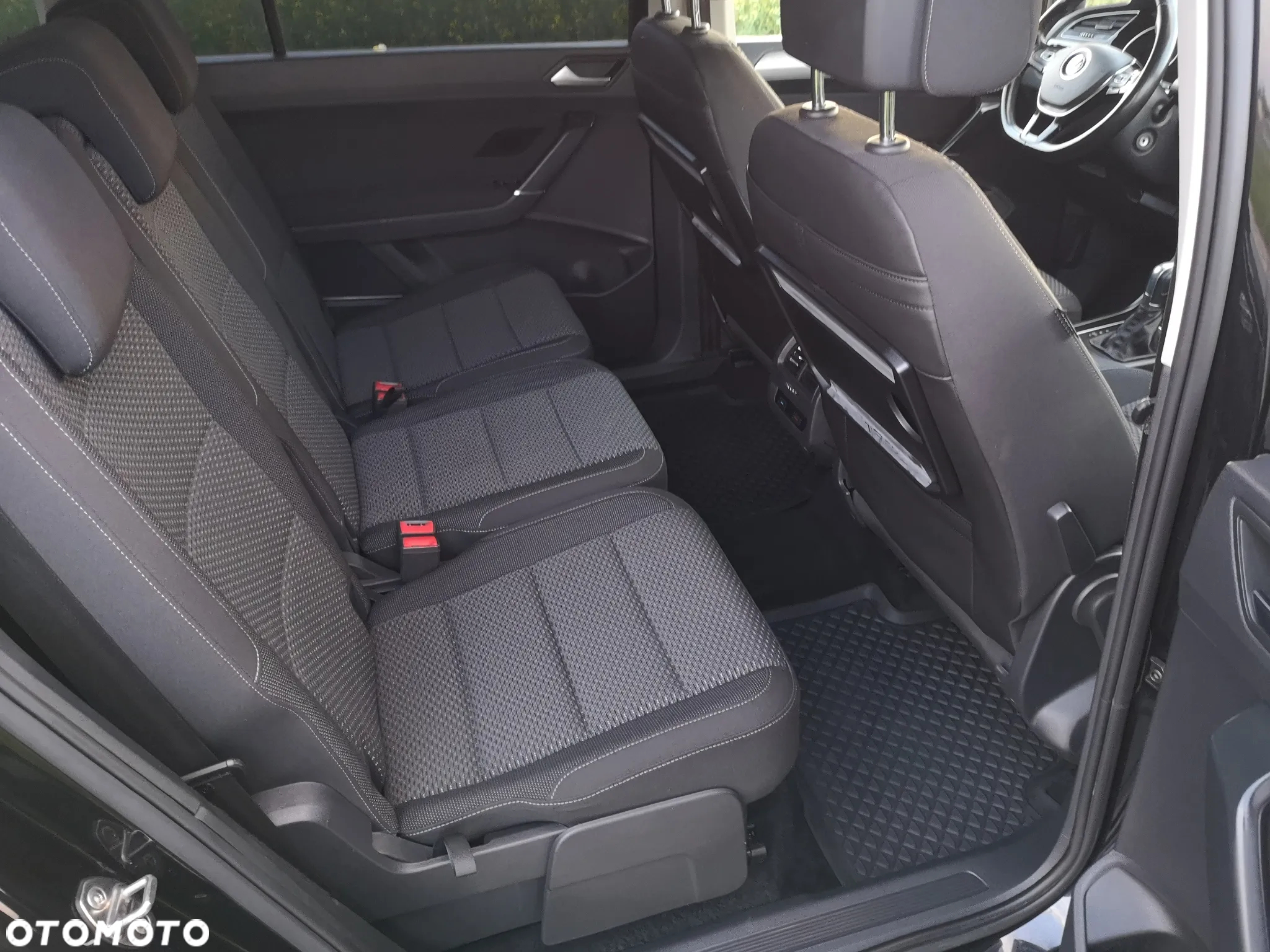Volkswagen Touran 2.0 TDI SCR DSG Comfortline - 10