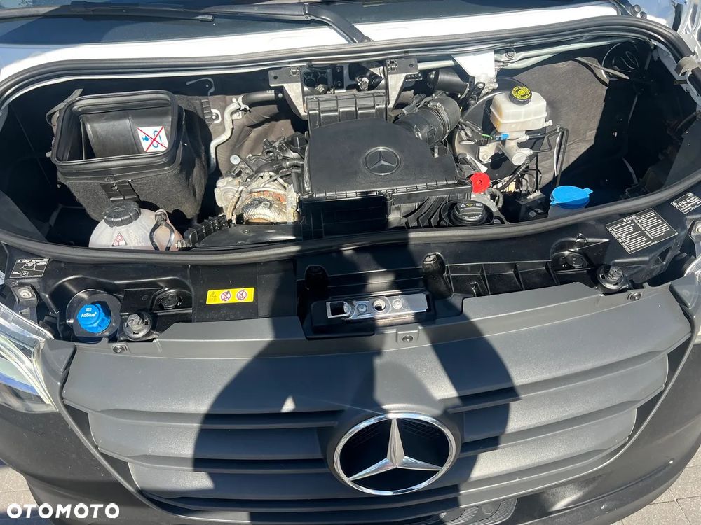 Mercedes-Benz Sprinter - 15