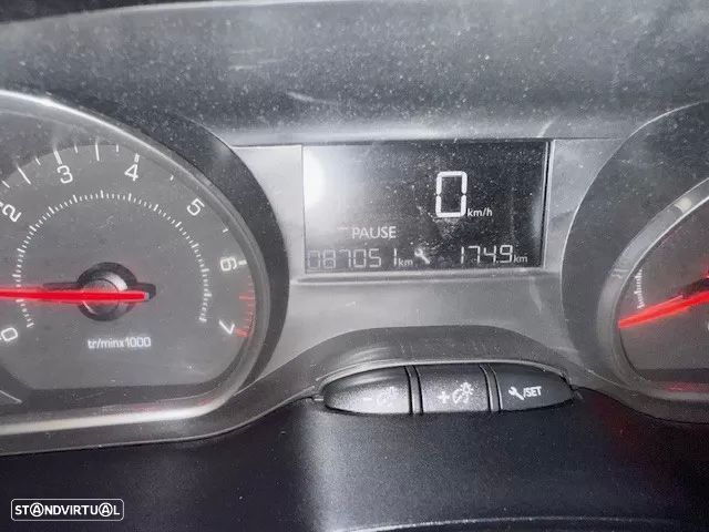 Peugeot 208 1.2 PureTech Active - 19