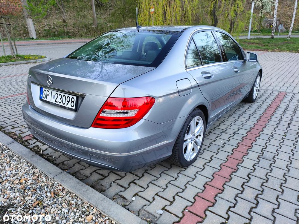 Mercedes-Benz Klasa C 180 CGI BlueEFFICIENCY Avantgarde - 7