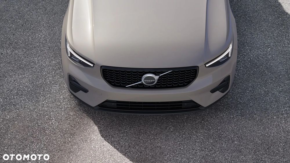 Volvo XC 40 B3 Plus Dark - 2