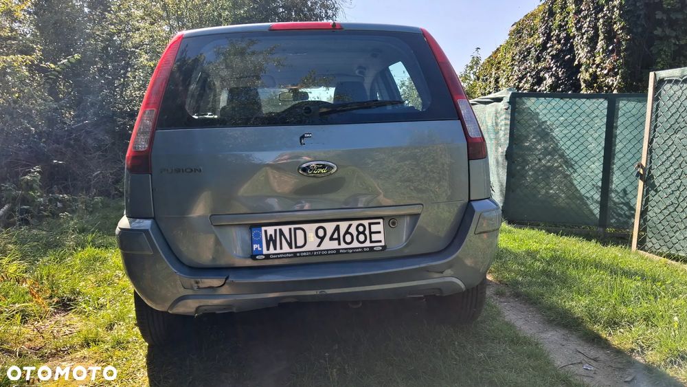 Ford Fusion 1.4 + - 5