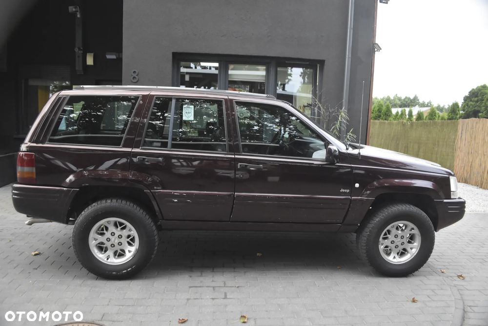 Jeep Grand Cherokee - 21