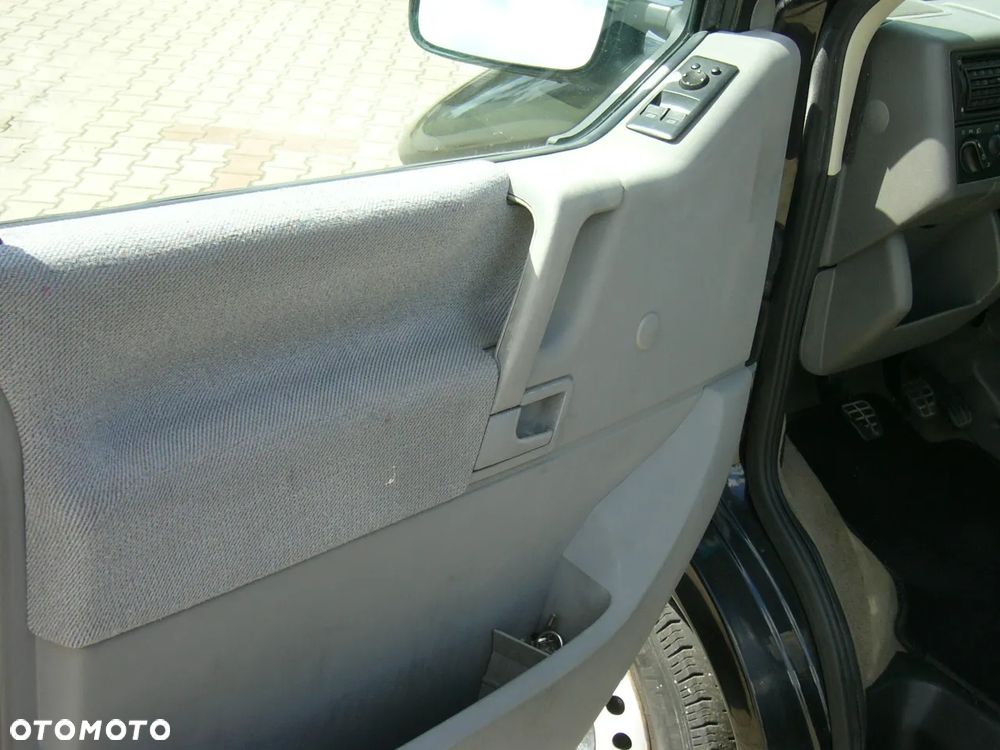 Volkswagen Transporter T4 LIFT 2,5 tdi 102Ps - 22