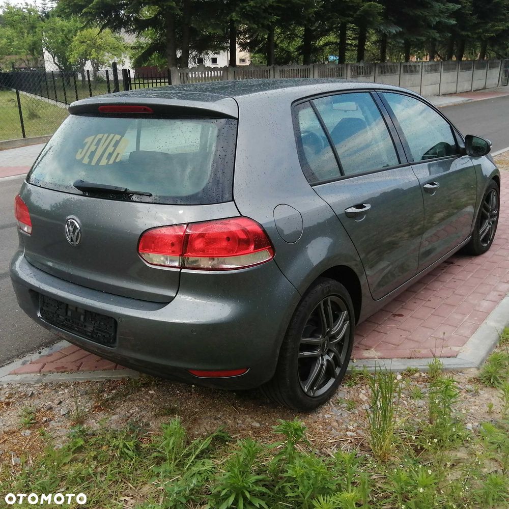 Volkswagen Golf - 6