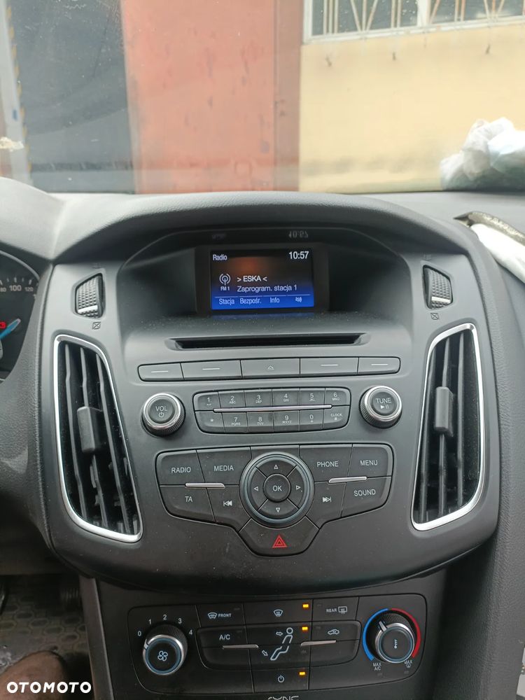 FORD FOCUS MK3 10-19 LIFT 2016 r. panel radia z wyświetlaczem i obudową * - 1