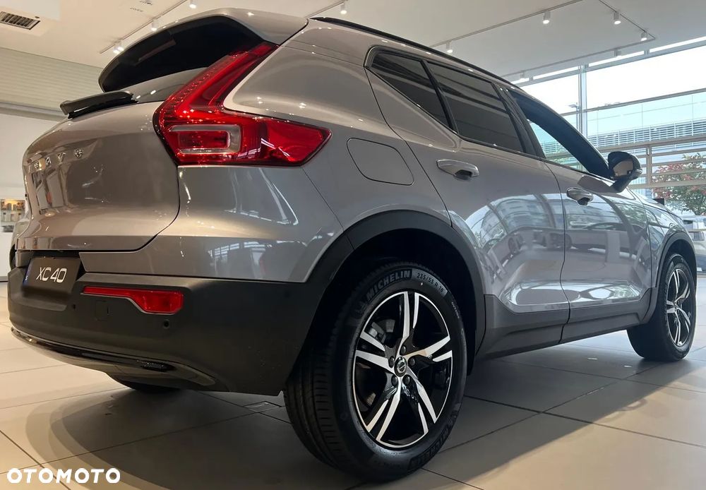 Volvo XC 40 B4 AWD Ultimate Dark - 12