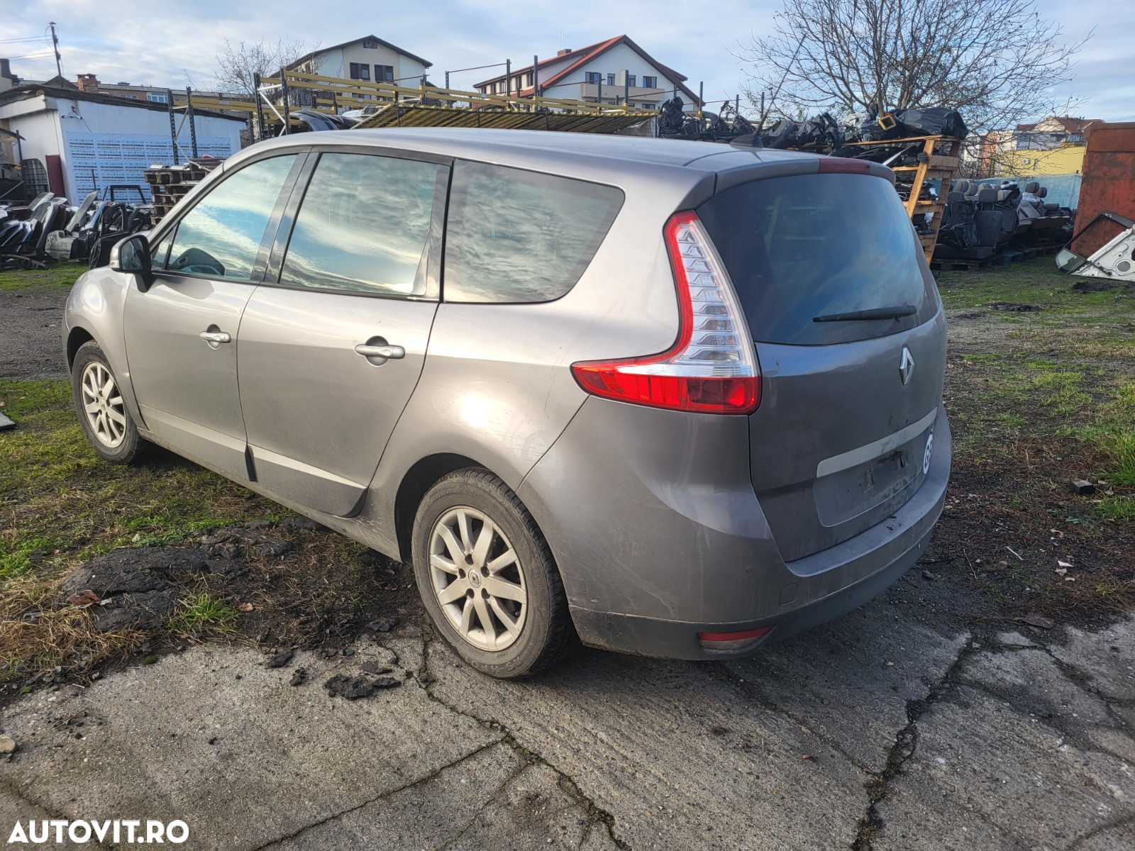Punte Spate Renault Grand Scenic 3 An 2009-2010-2011-2012-2013-2014-2015-2016 Fara Accident Dezmembrez Renault Grand Scenic 1.5 Dci An 2009-2010-2011-2012 Manual 6+1 Trepte - 2