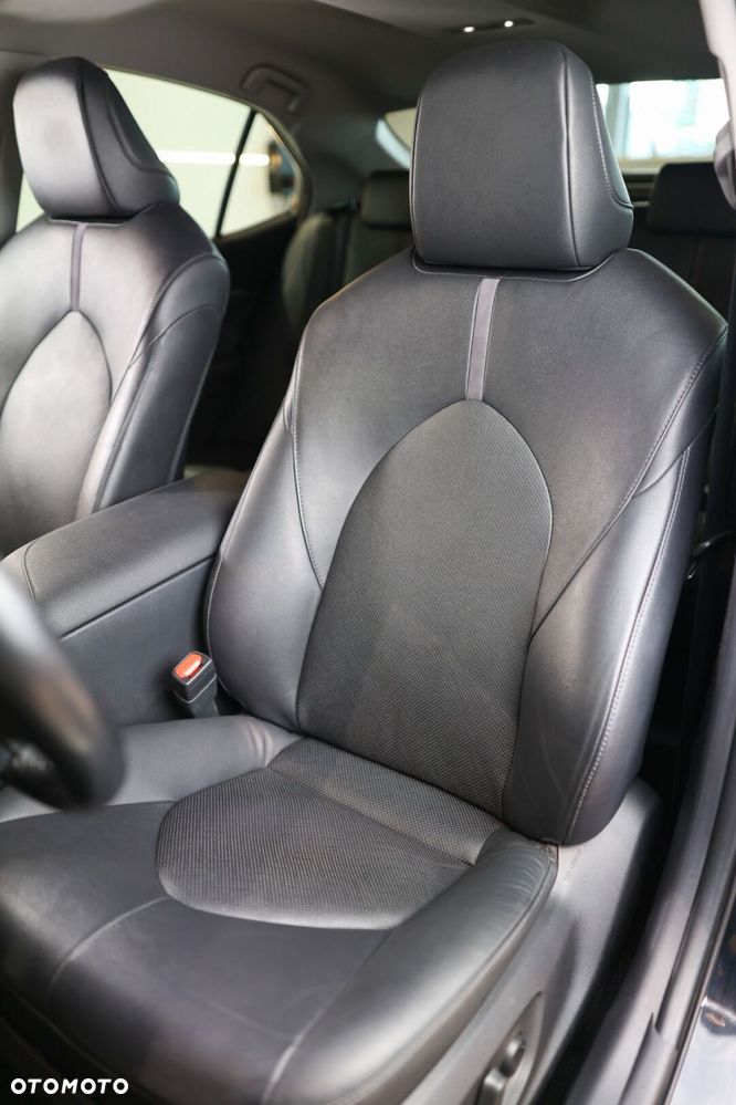 Toyota Camry - 8