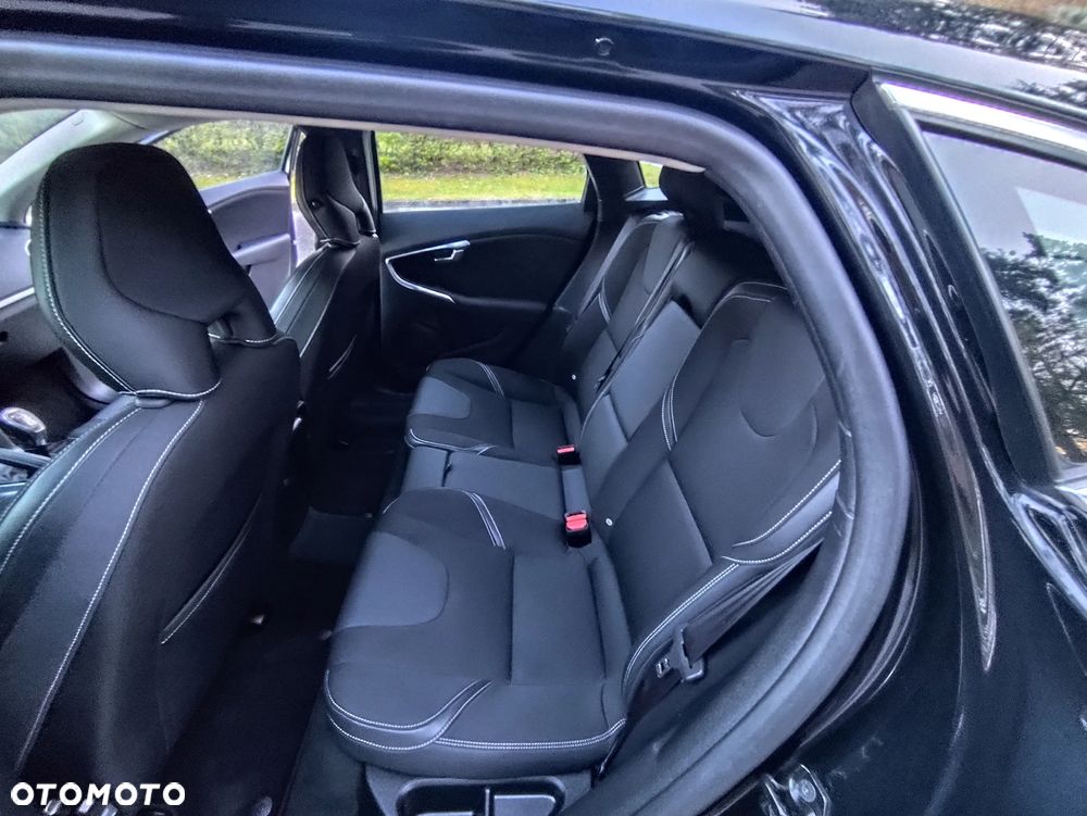 Volvo V40 D2 - 25