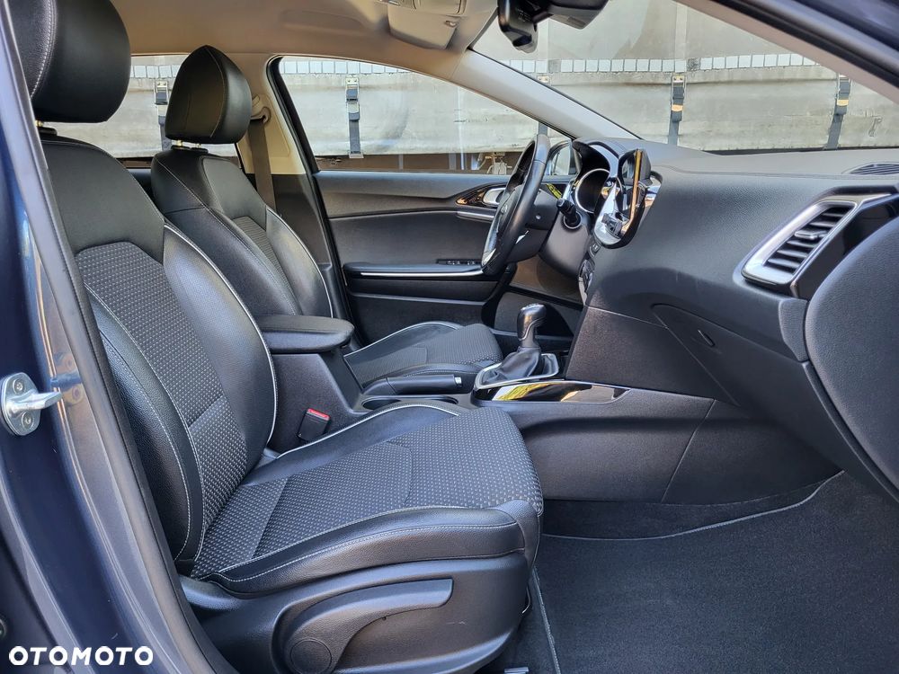 Kia Ceed - 31