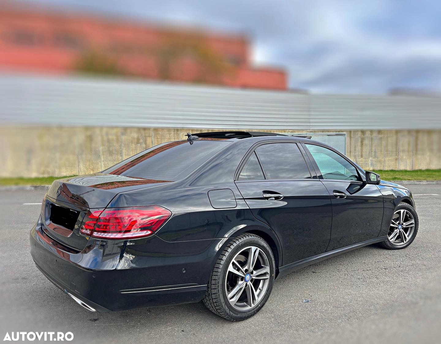 Mercedes-Benz E 220 BlueTEC 4MATIC - 8