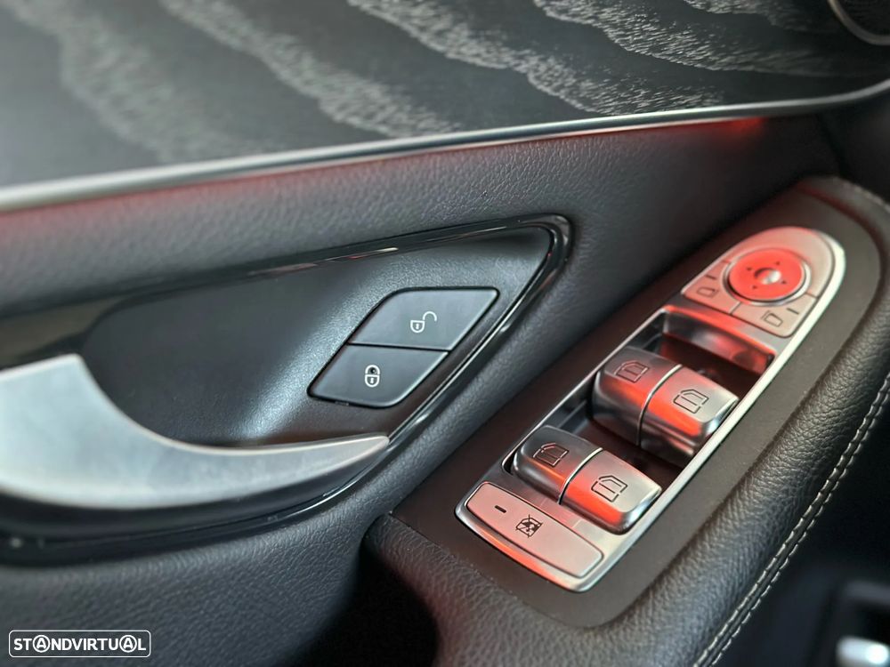 Mercedes-Benz GLC 200 d 4Matic 9G-TRONIC AMG Line - 49