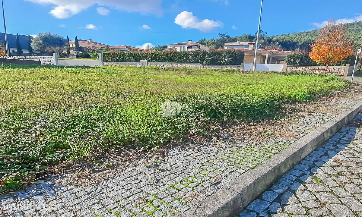 Terreno 760 m² - Vermoim - Grande imagem: 2/8