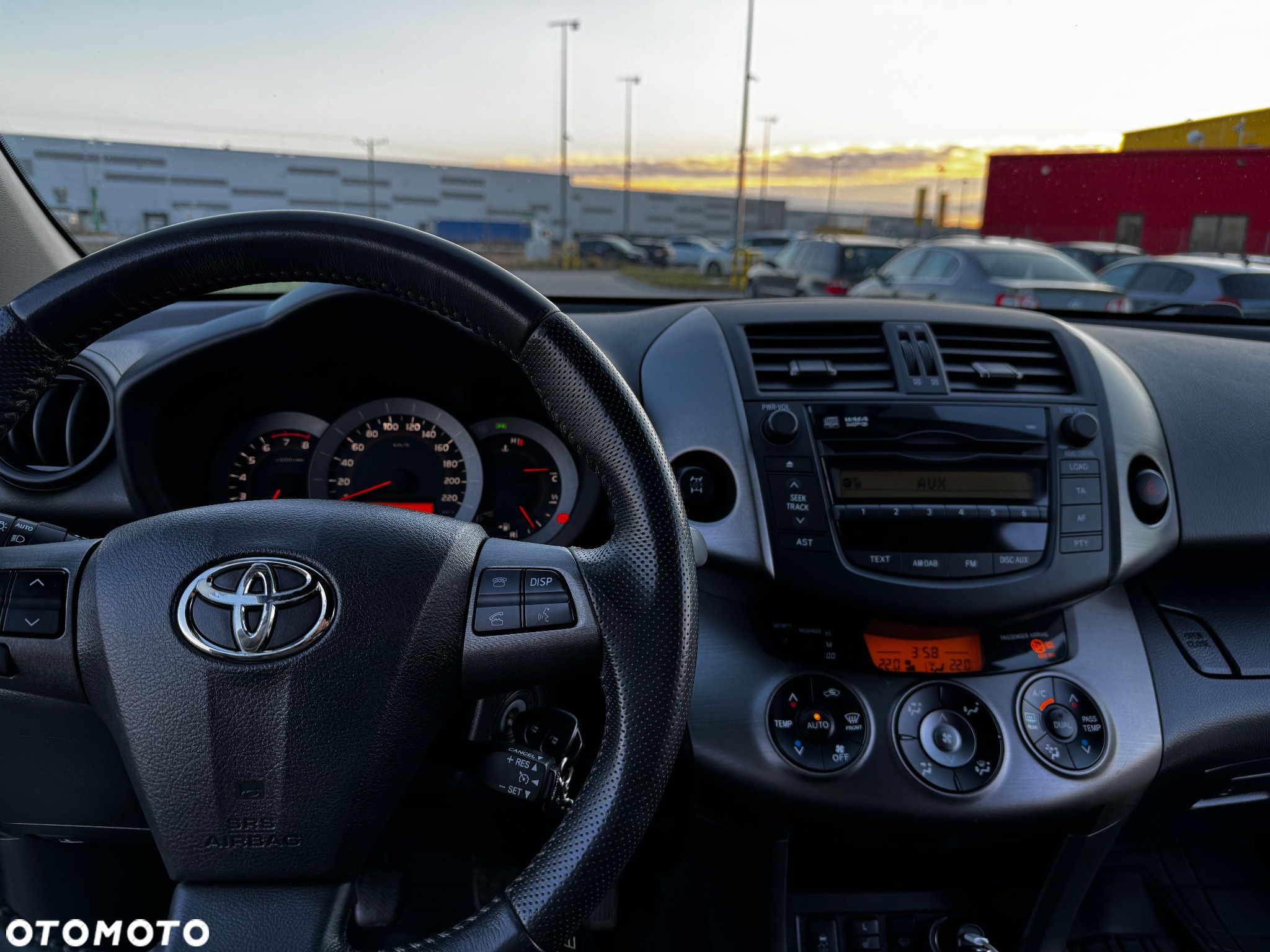 Toyota RAV4 - 10