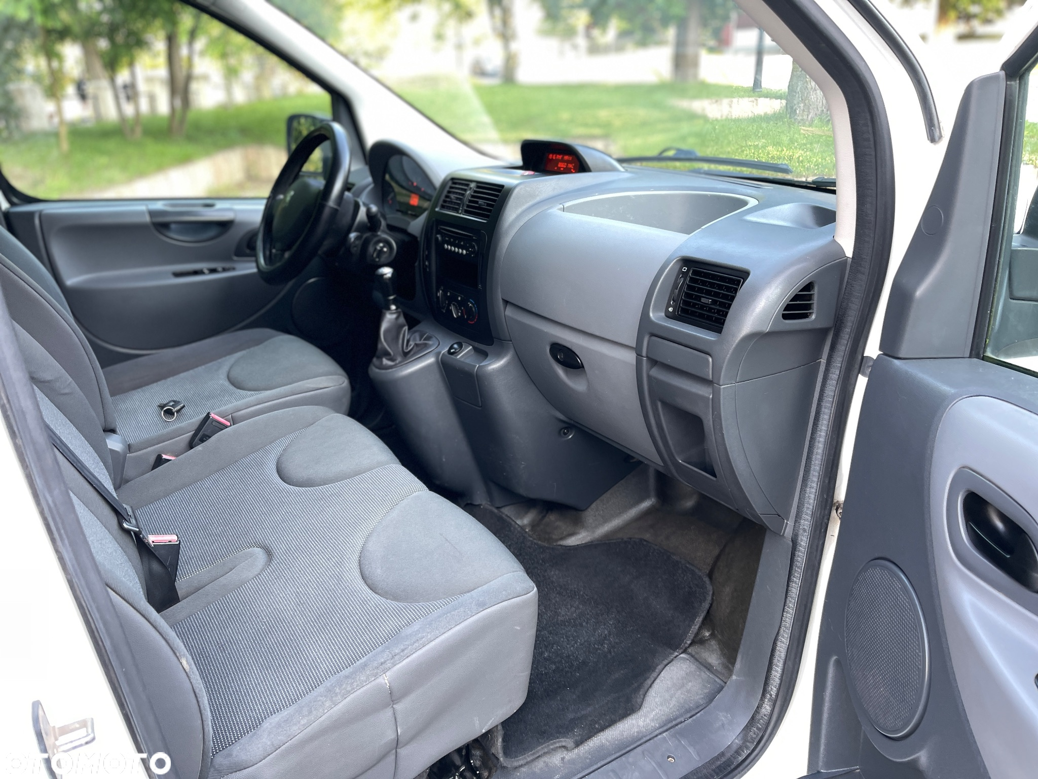 Peugeot EXPERT - 12