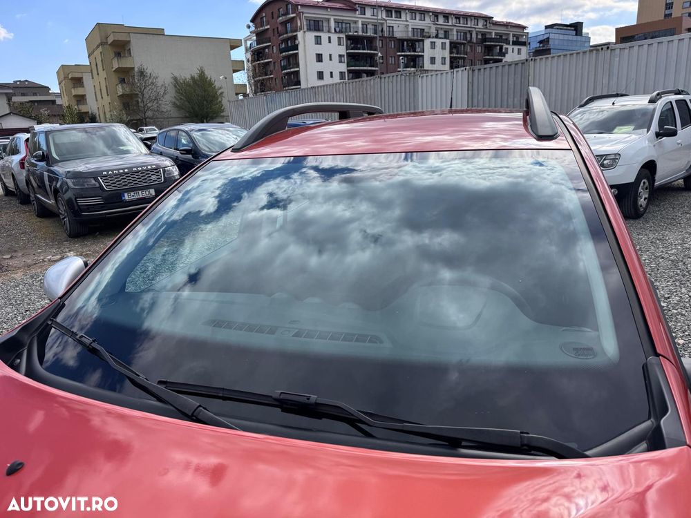 Dacia Duster TCe 90 Essential - 36