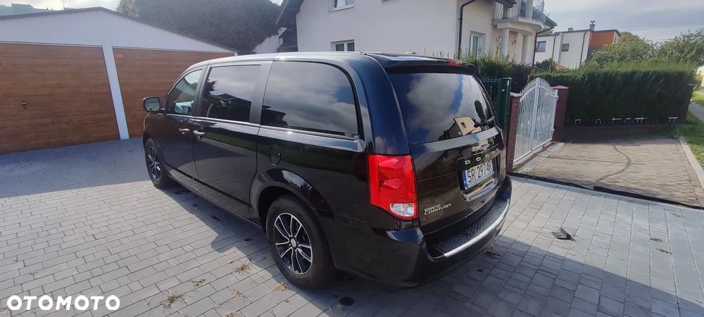 Dodge Grand Caravan - 5