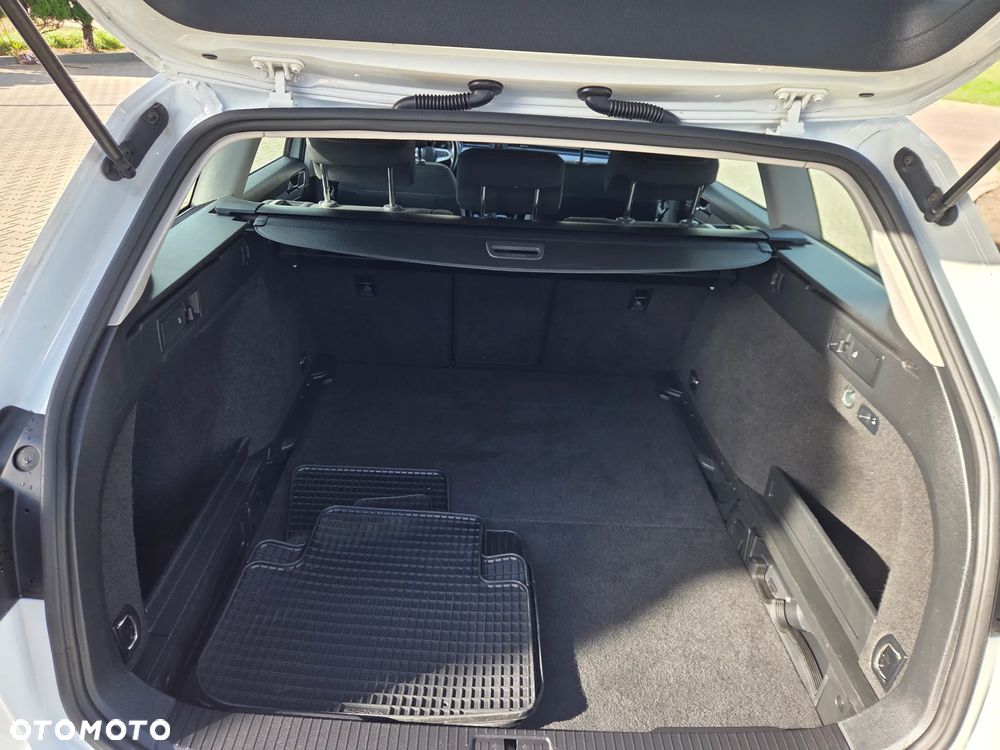 Volkswagen Passat 2.0 TDI SCR DSG Business - 17