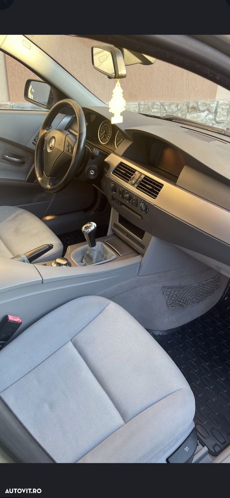 BMW Seria 5 520i - 6
