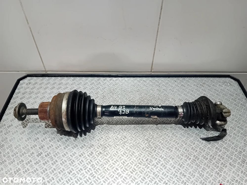 półoś przód Audi A4 B8 uszkodzona 8K0407271P - 1