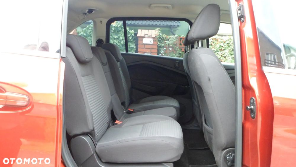 Ford Grand C-MAX - 17