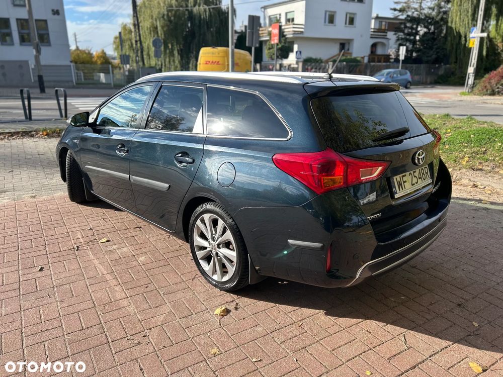 Toyota Auris 2015 photo 4
