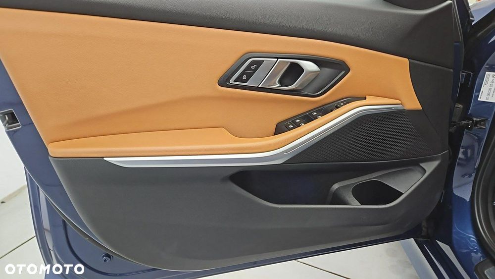 BMW Seria 3 320i xDrive Sport Line - 10