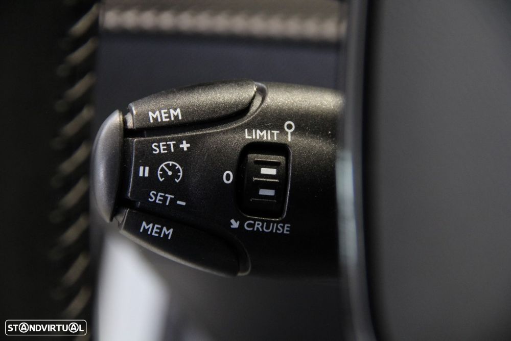 Peugeot e-208 50 kWh Allure - 13