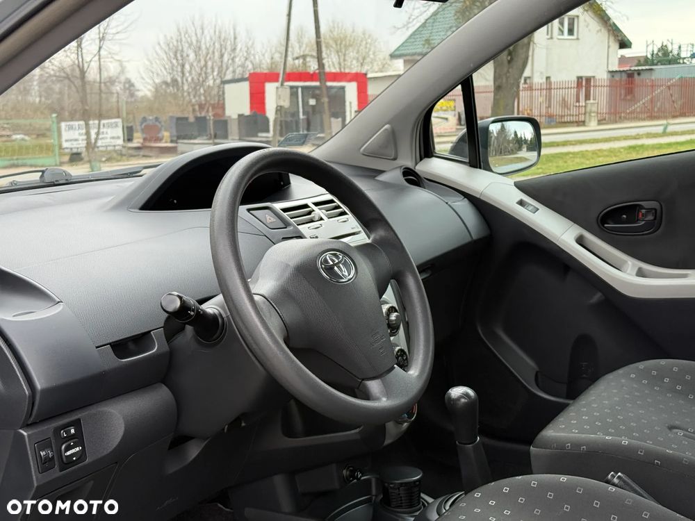Toyota Yaris - 20