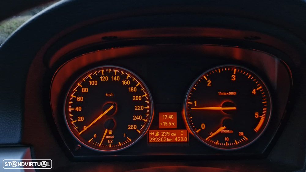 BMW 318 d Navigation - 30