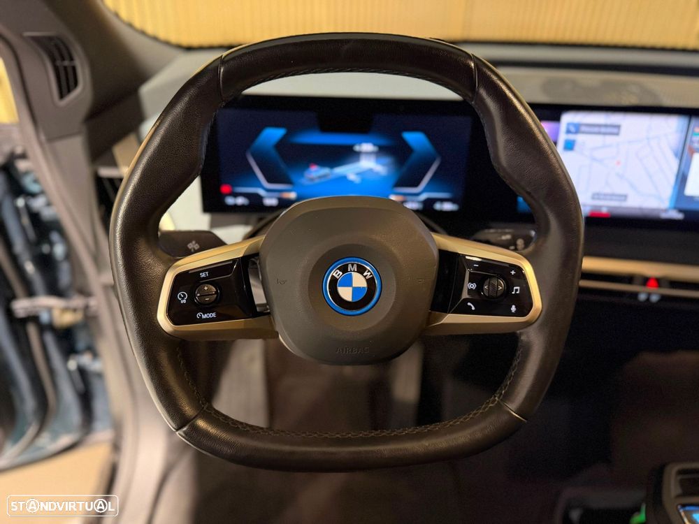 BMW iX xDrive40 - 8