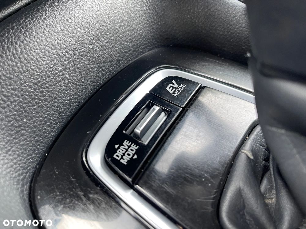Toyota Corolla 1.8 Hybrid Executive - 23