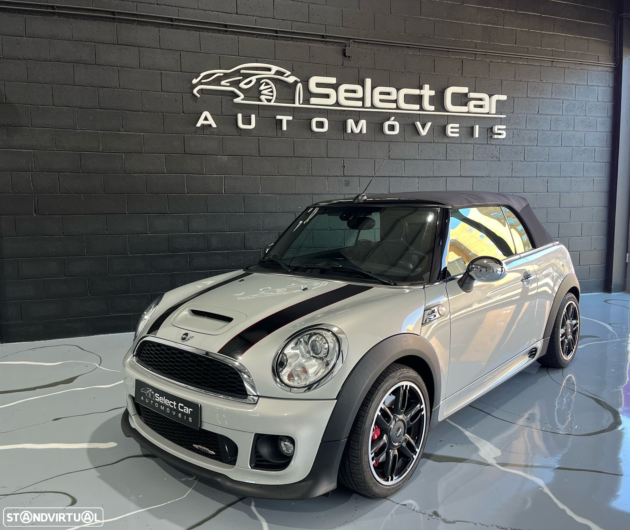 MINI Cabrio John Cooper Works - 2
