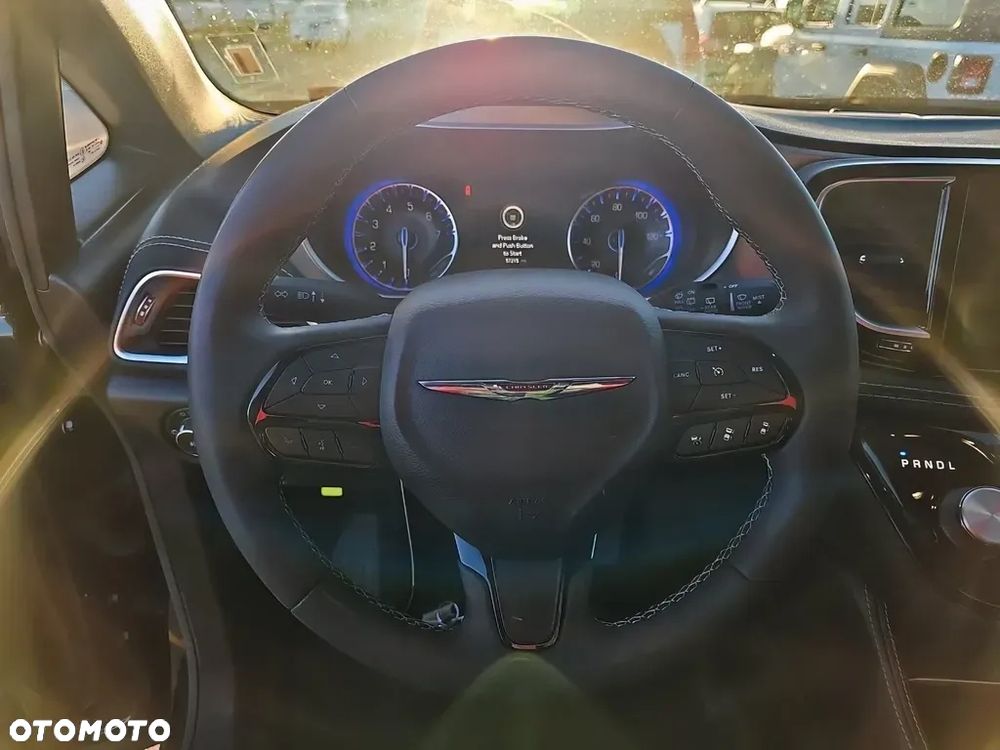 Chrysler Pacifica - 9