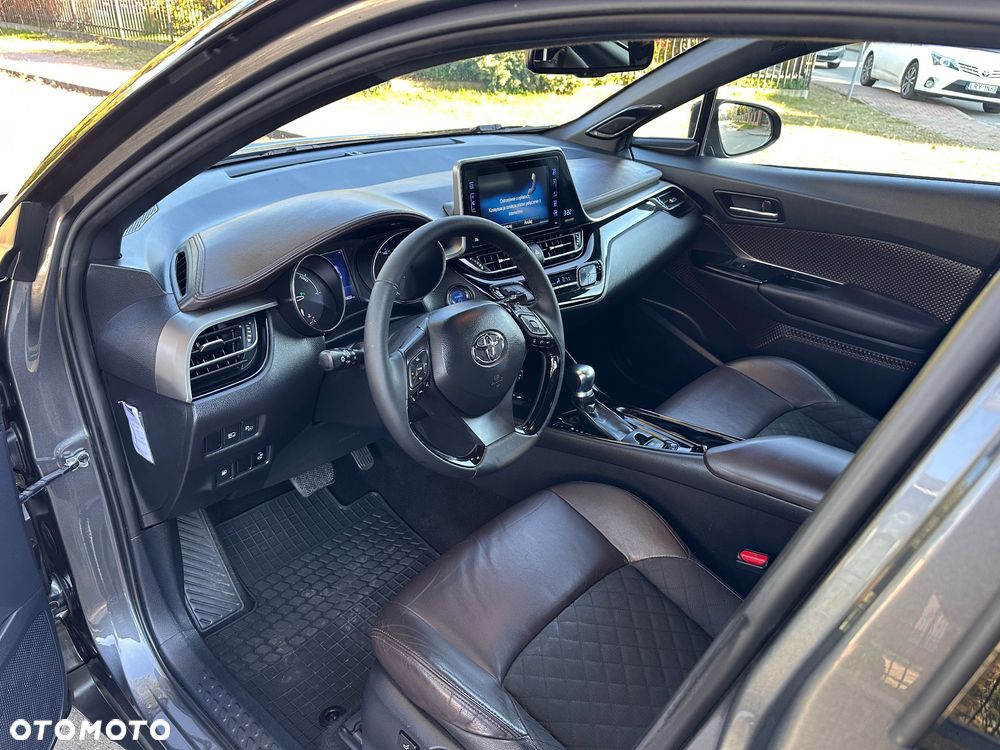Toyota C-HR - 11