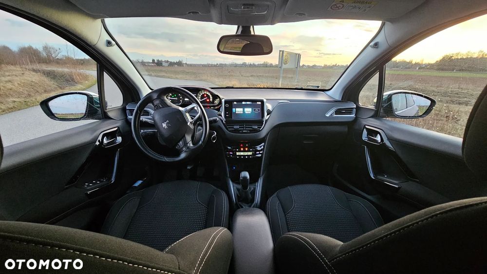 Peugeot 208 1.2 PureTech Allure S&S - 14